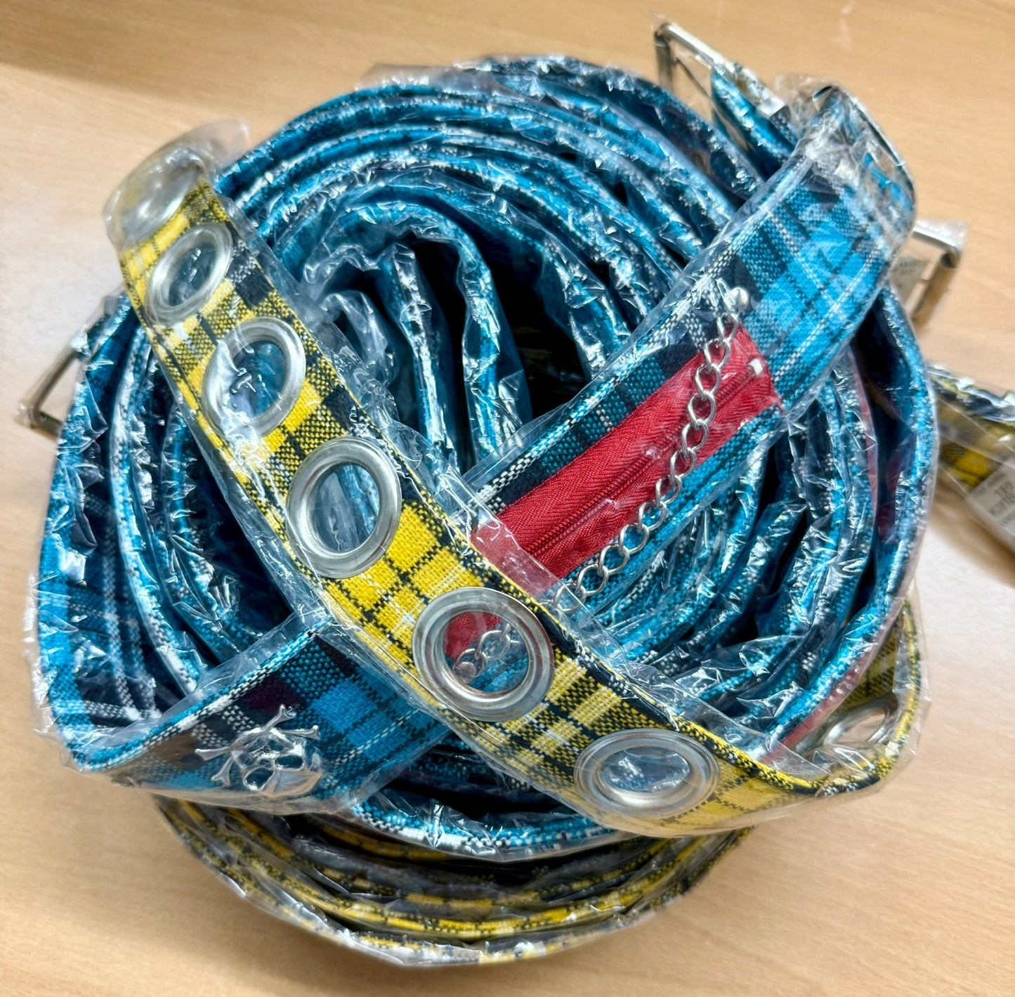 Karton mit min. 10 Gürtel Blau & Gelb Restposten Posten A Ware Aktion Top