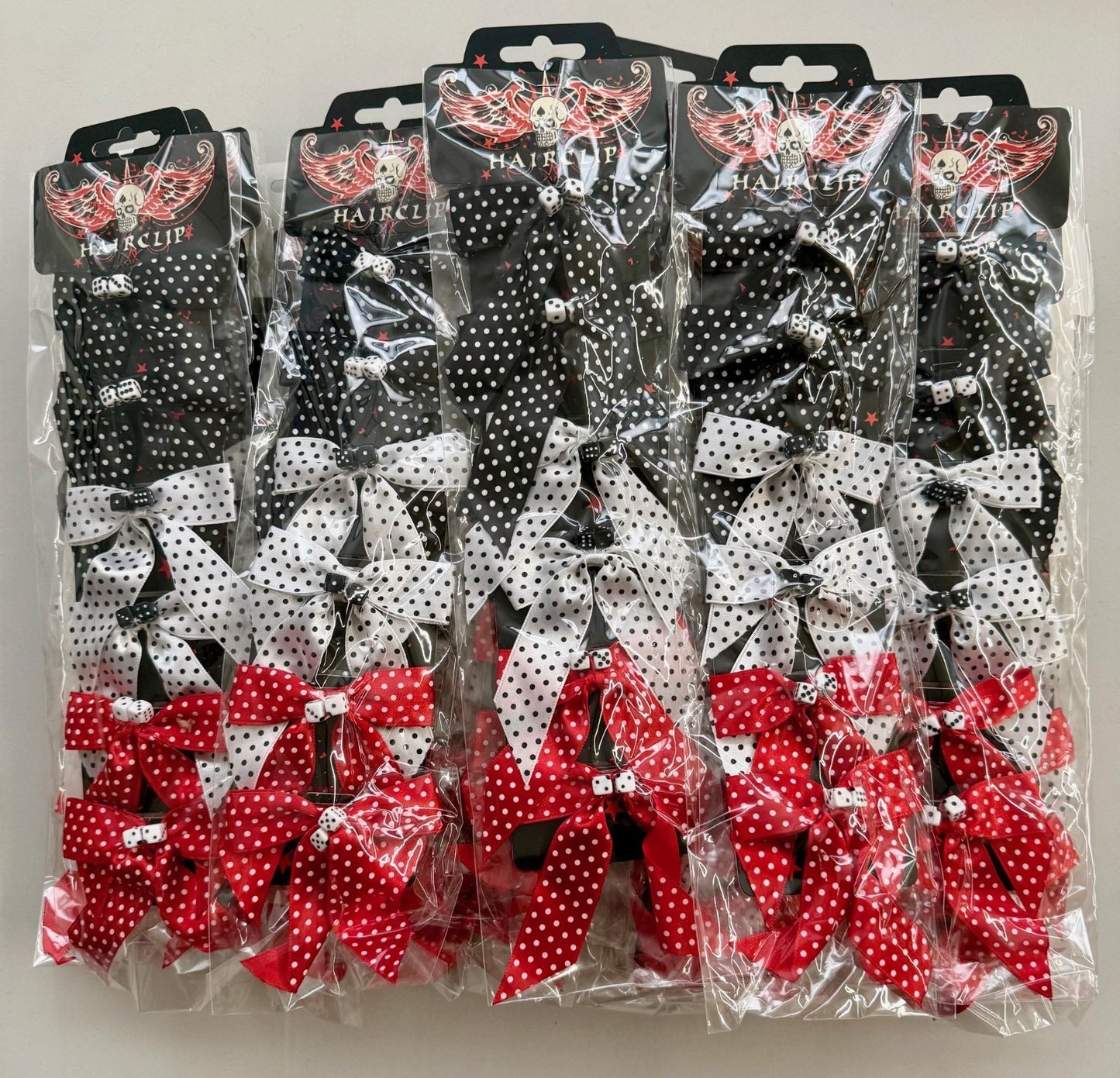 Karton mit min. 72 Haarclips Schwarz/Weiß/Rot Würfel Restposten Posten A Ware