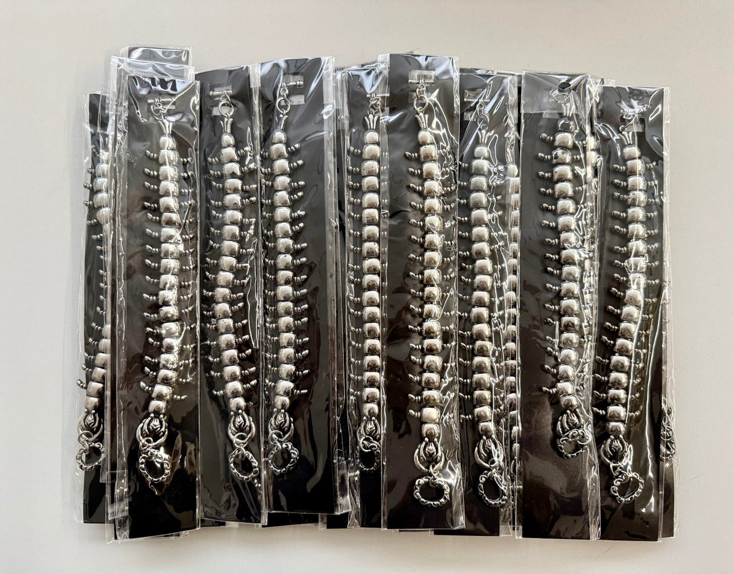 Karton mit min. 35 Armketten Tausendfüßler Design Restposten Posten A Ware TOP