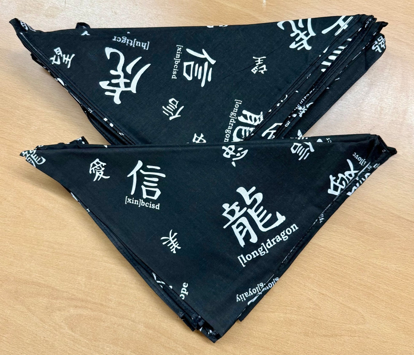 Karton mit min. 20 Bandanas/Halstücher Asia Style Restposten Posten Aktion Top