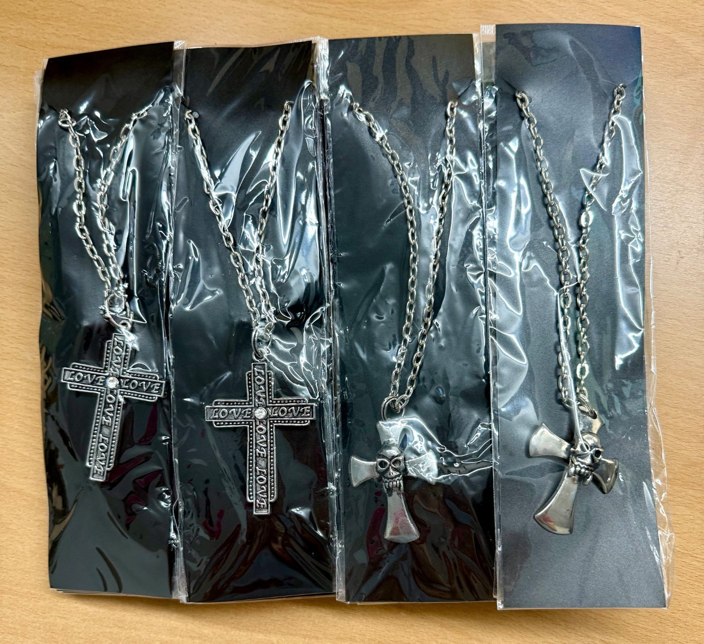 Karton mit min. 30 Halsketten Kreuz Gemischt Restposten Posten Aktion A Ware Top