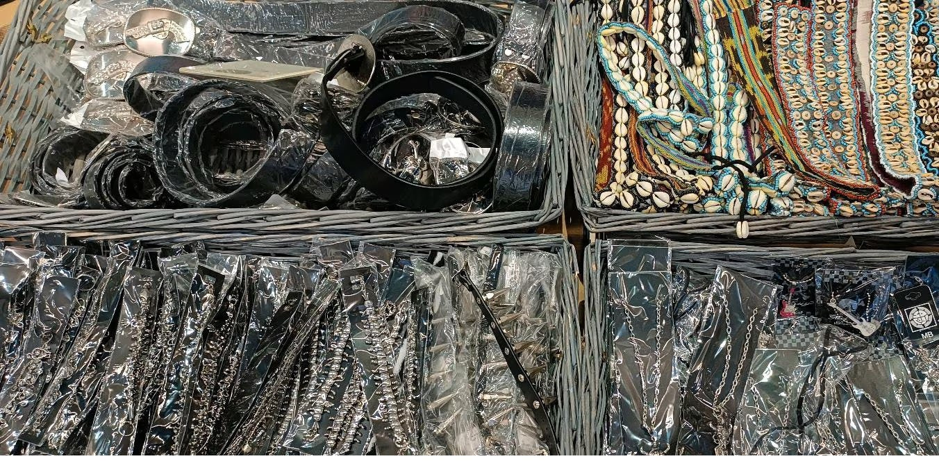 XXL Palette Auflösung Schmuck Textil Auflösung Gothic Biker Restposten Posten