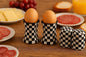 Set Eierbecher + Salz- & Pfefferstreuer Schwarz/weiß Karo Muster Haushalt Küche