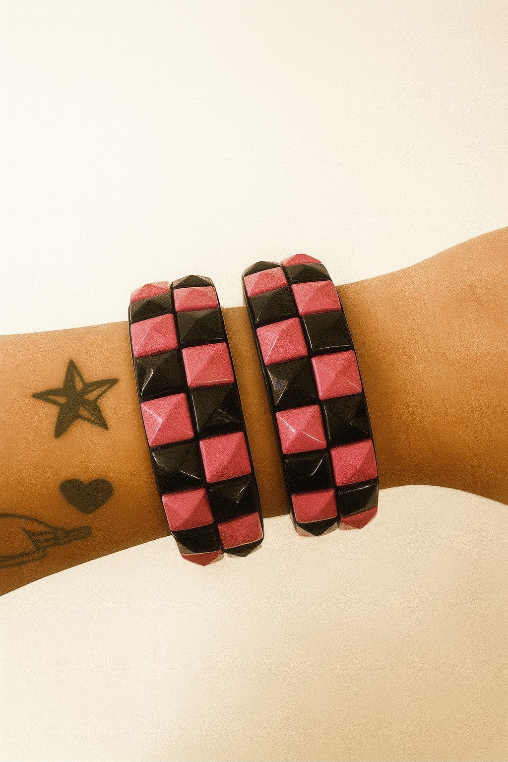 2er Set Armband Schwarz Pink Nieten Armschmuck Schmuck Accessoire Punk Festival