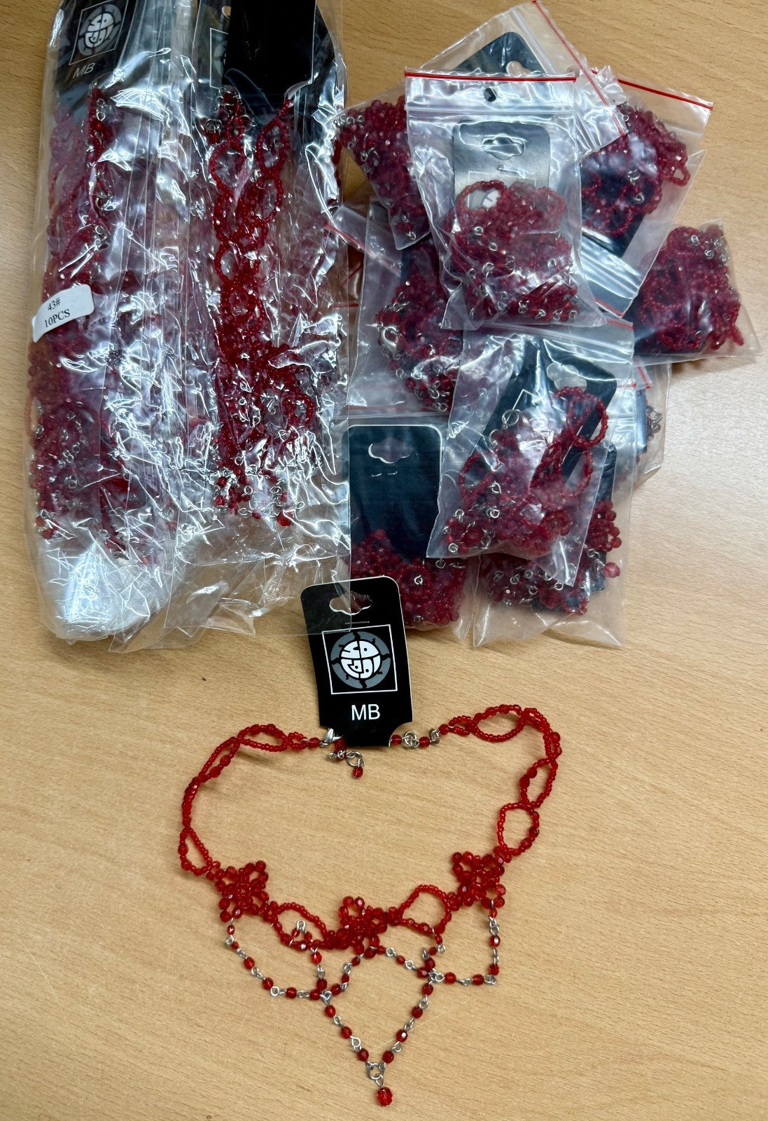 Karton mit min. 30 Halsbänder/Choker Rot Restposten Posten Aktion A Ware Top