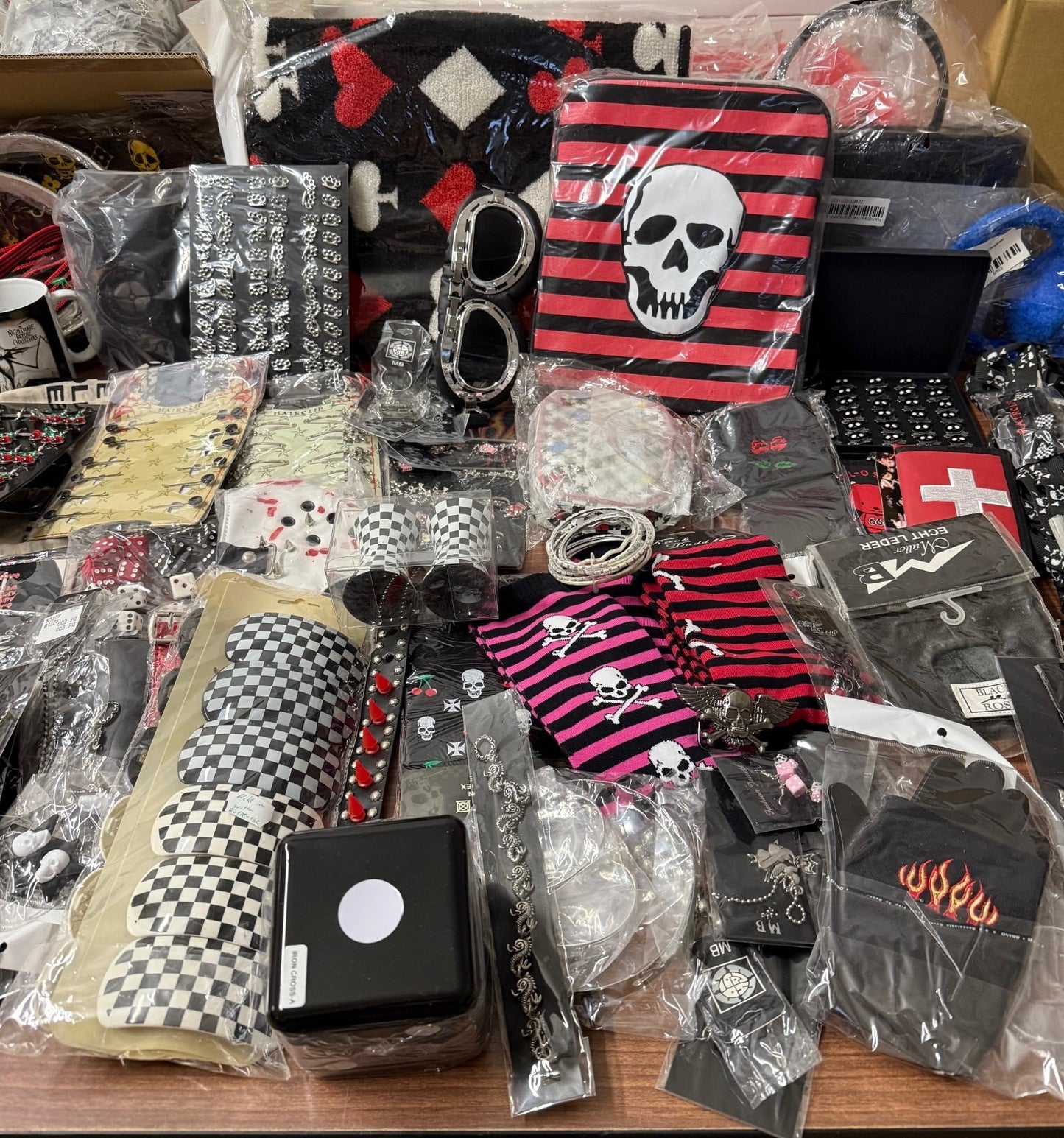 Geschenkbox Überraschunggsbox Rockabilly Biker Metall Gothic Punk Restposten