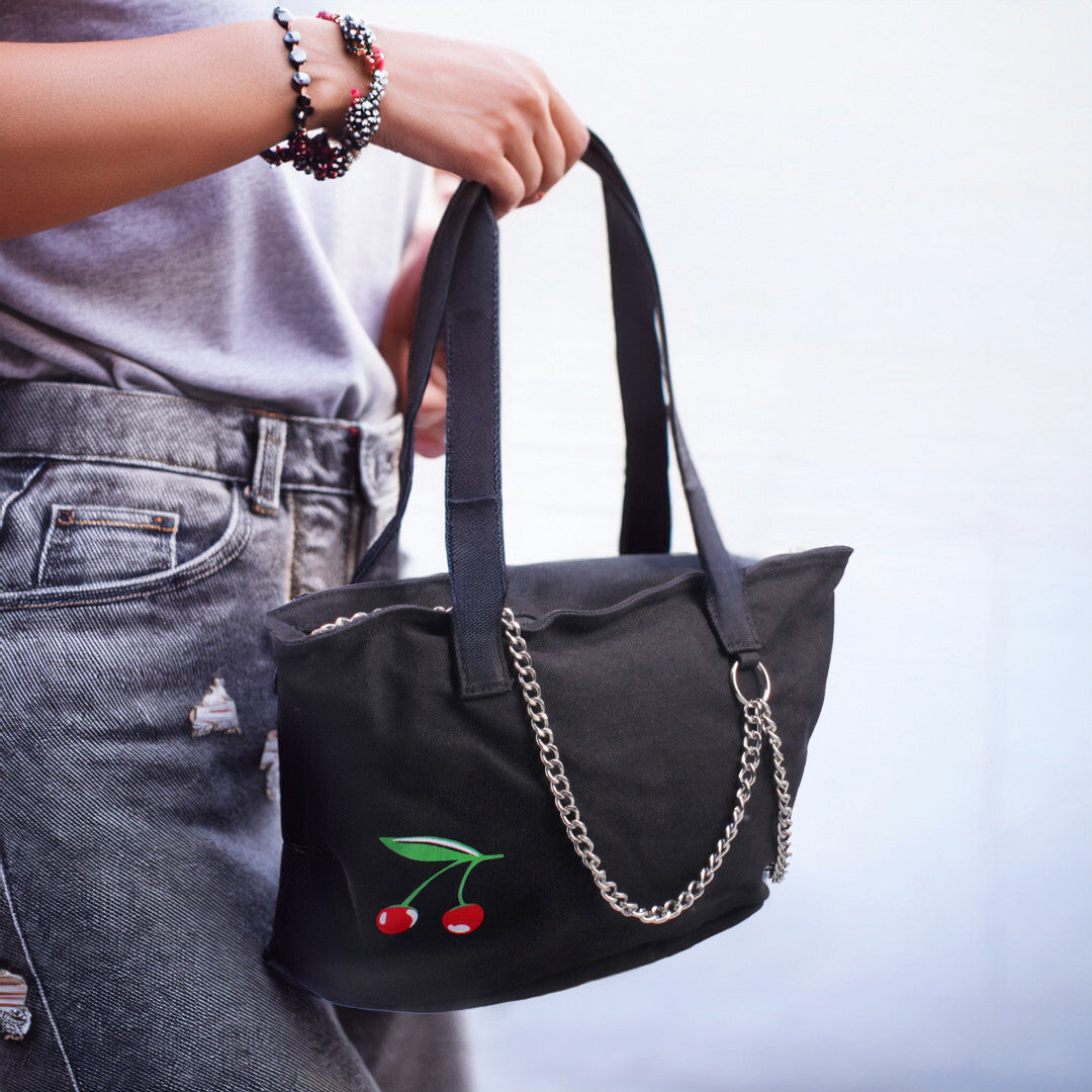 Modische Damen Handtasche mit Kirschprint & Zierkette 30x20cm kurzgriff kompakt