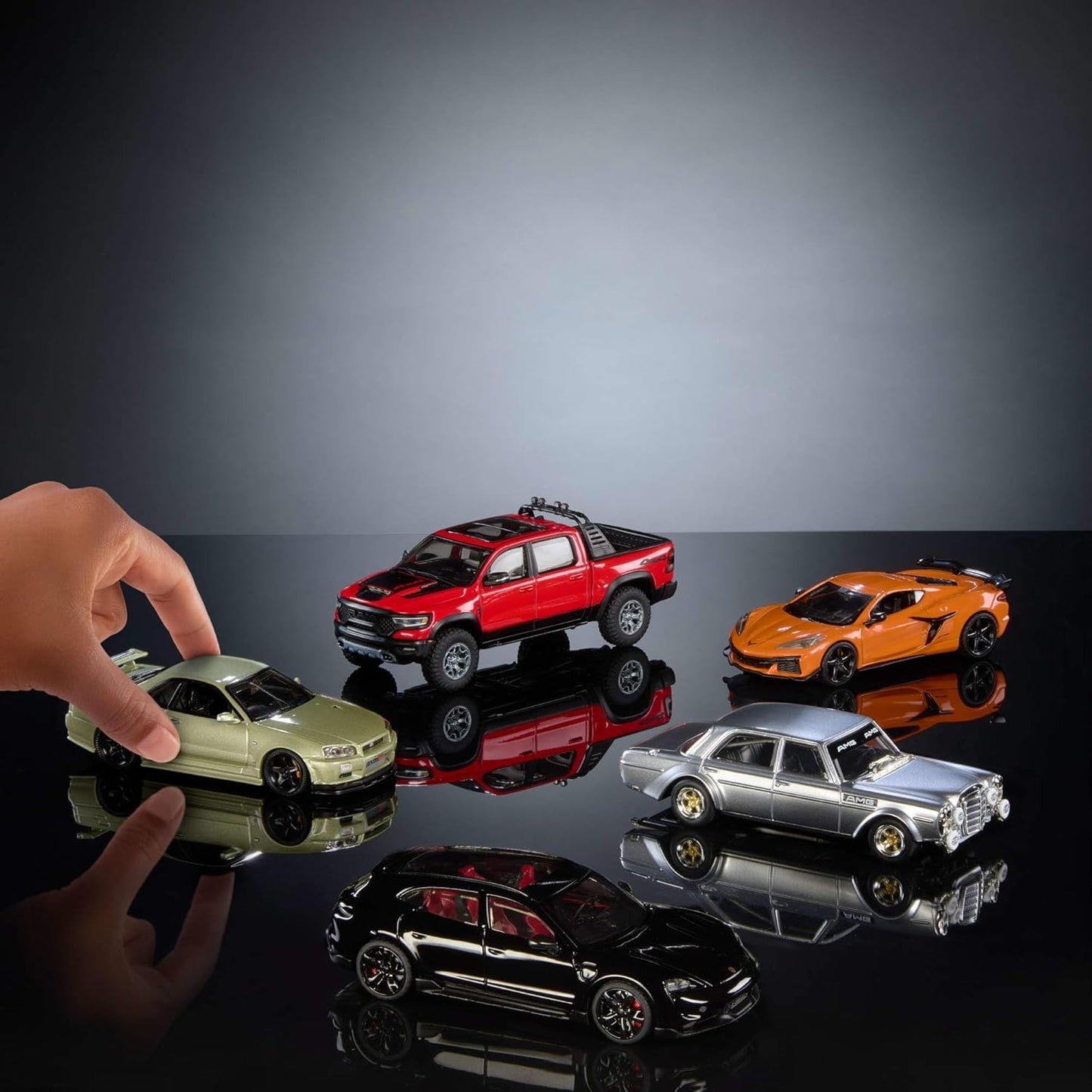 Hot Wheels HWT10 Premium 1:43 Porsche Taycan Turbo S Cross Turismo Schwarz