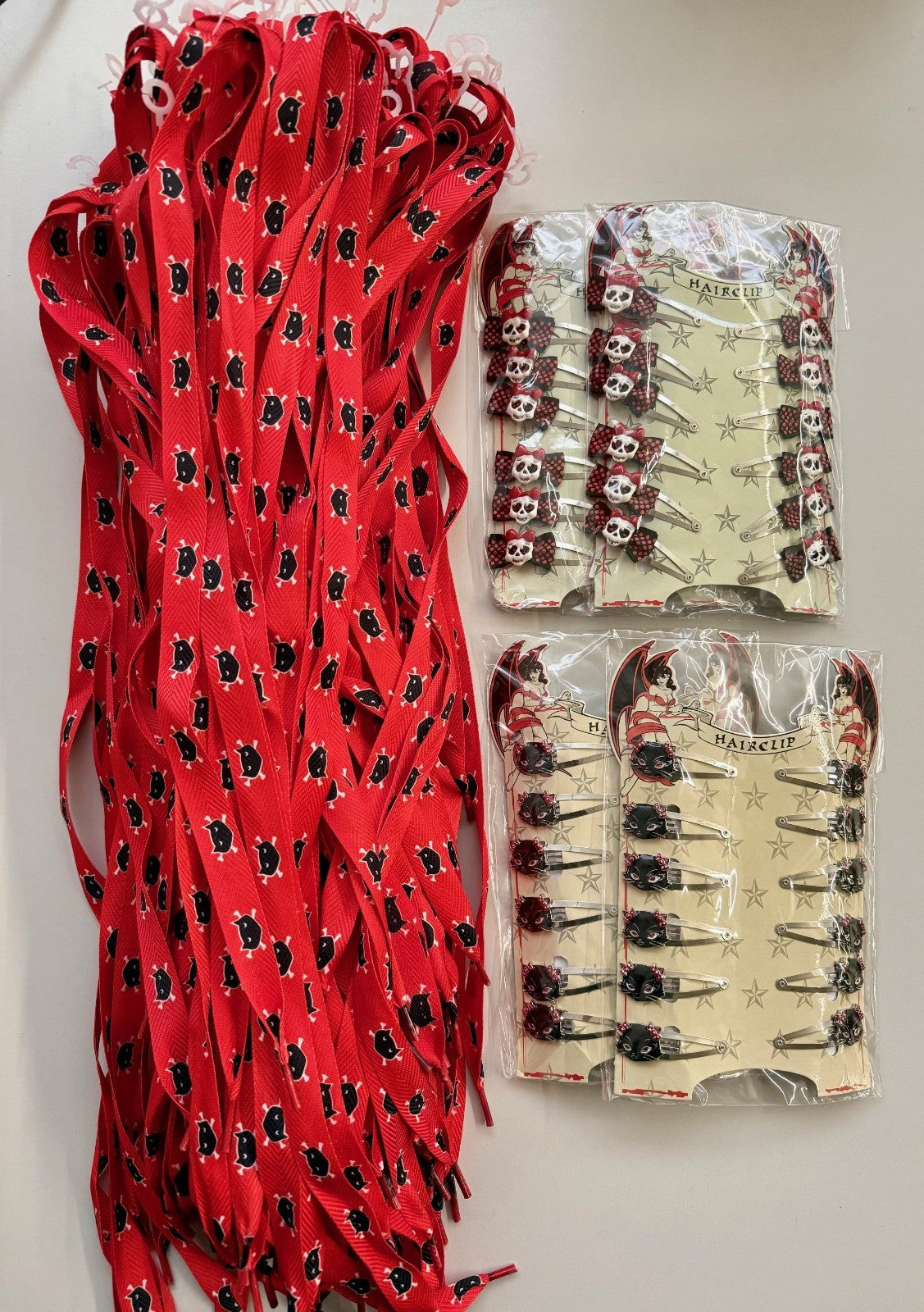 Karton mit min. 130 Schnürsenkel u. Haarclips Katze Restposten Posten A Ware TOP