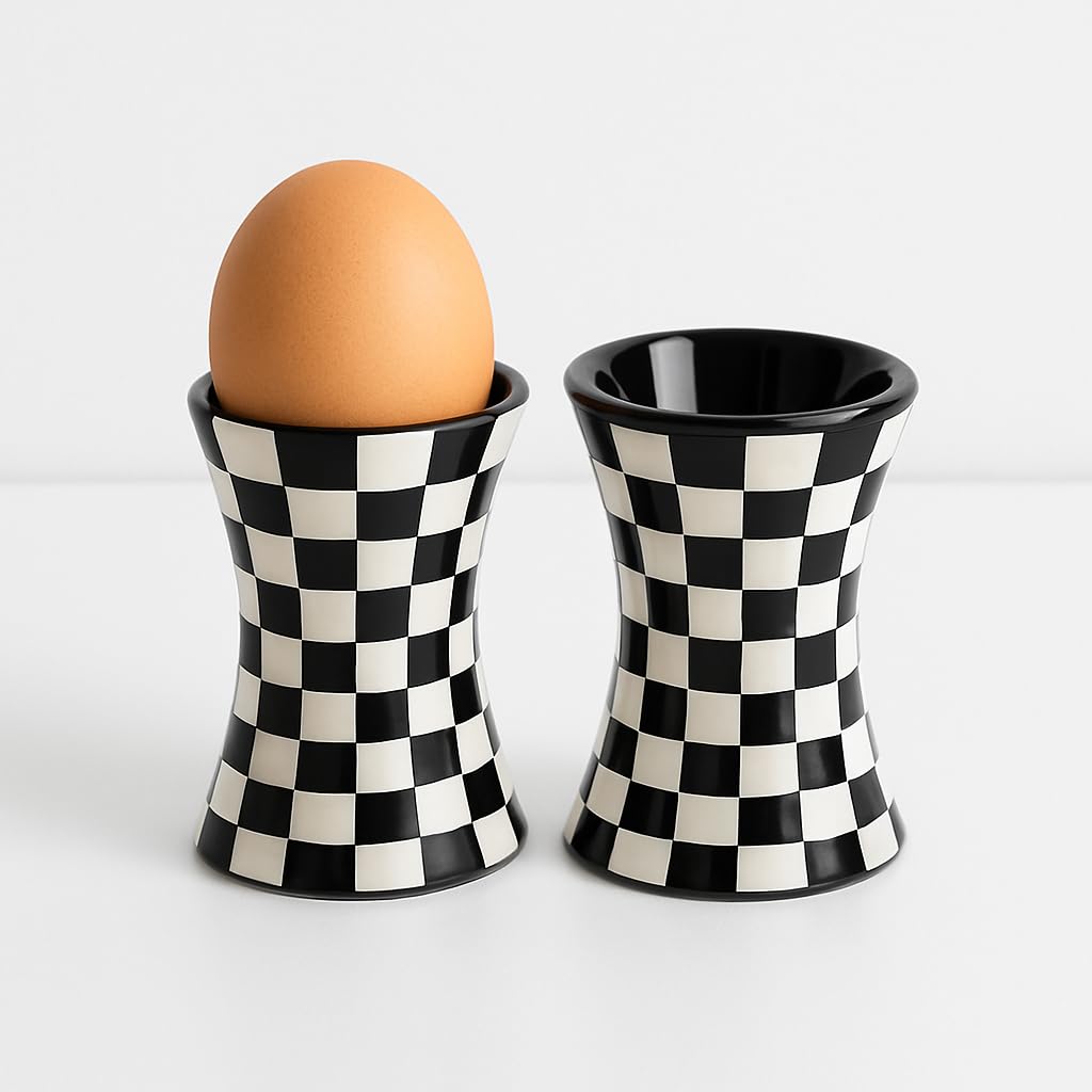 Set Eierbecher + Salz- & Pfefferstreuer – Keramik im Schwarz/Weiß Karo Muster | Küchenhelfer & Tisch-Accessoire für Haushalt, Küche & Geschenkidee