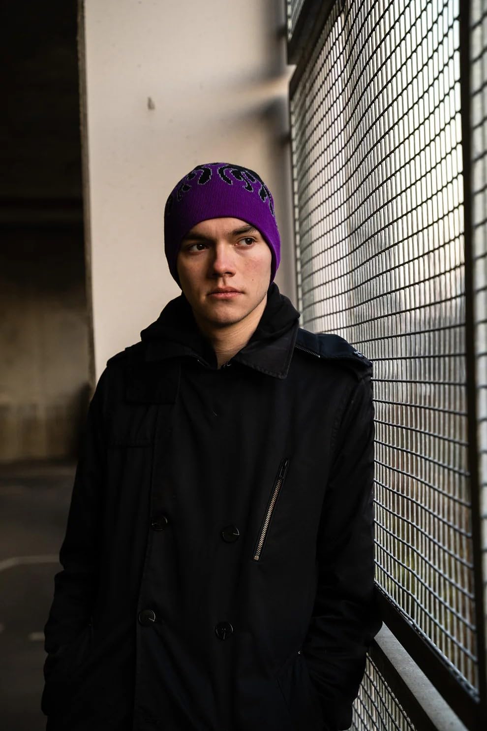 Strickmütze Lila mit Flammen-Muster – Wintermütze/Beanie Unisex – Warme Strickmütze für Damen & Herren