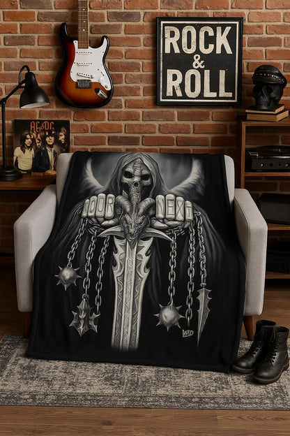 Fleecedecke „Your Next“ – Grim Reaper Totenkopf mit Schwert & Ketten – Gothic Horror Kuscheldecke – Schwarze Decke mit Sensenmann Motiv