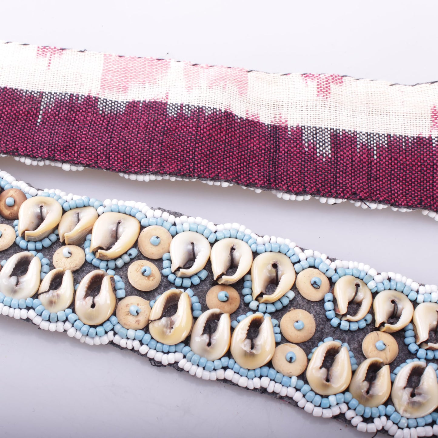 Boho Muschelgürtel Blau/Weiß – Ethno Taillengürtel Gürtel mit Perlen & Muscheln – Festival-Accessoire im Ibiza & Hippie Stil für Damen